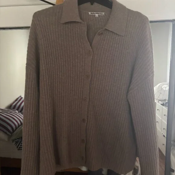 Reformation Fantino Cashmere Collared Cardigan in Oatmeal - Picture 3 of 4